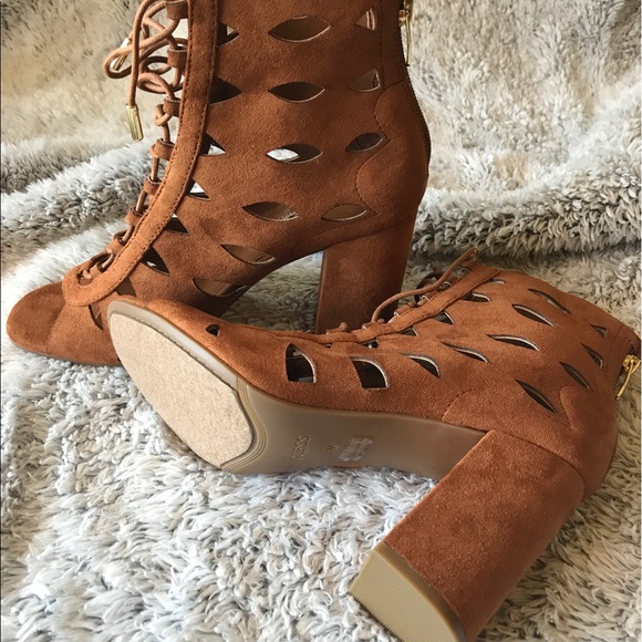 Guess Sandals - Picture 3 of 5