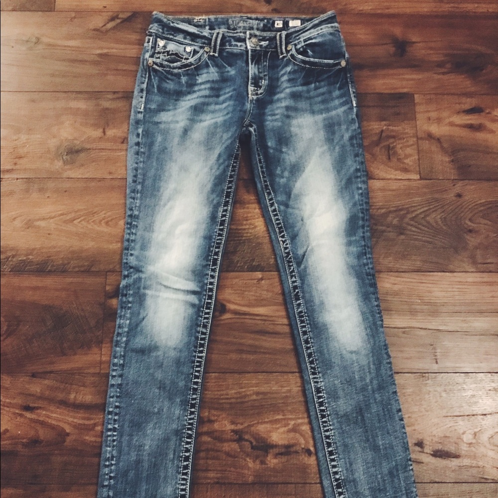 Medium Wash Skinny Leg Miss Me Jeans Like New