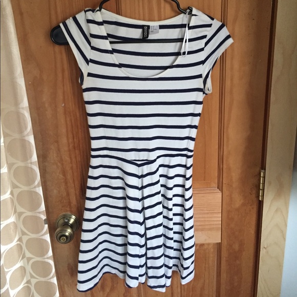 H&M dress - Picture 1 of 2