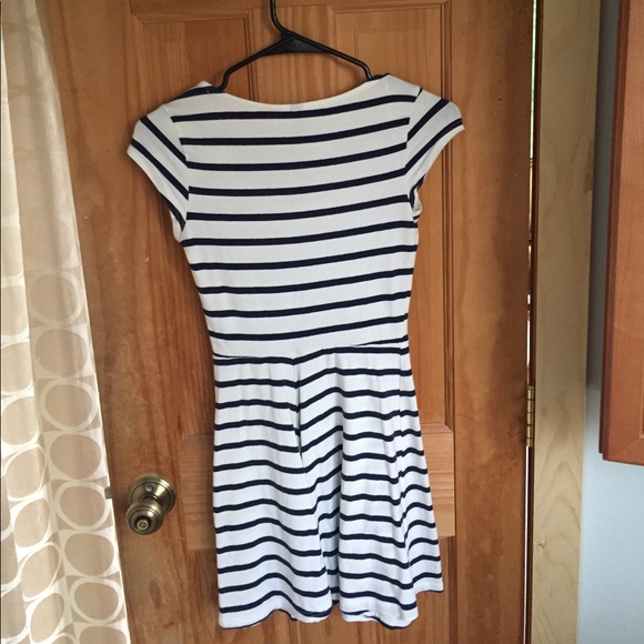 H&M dress - Picture 2 of 2