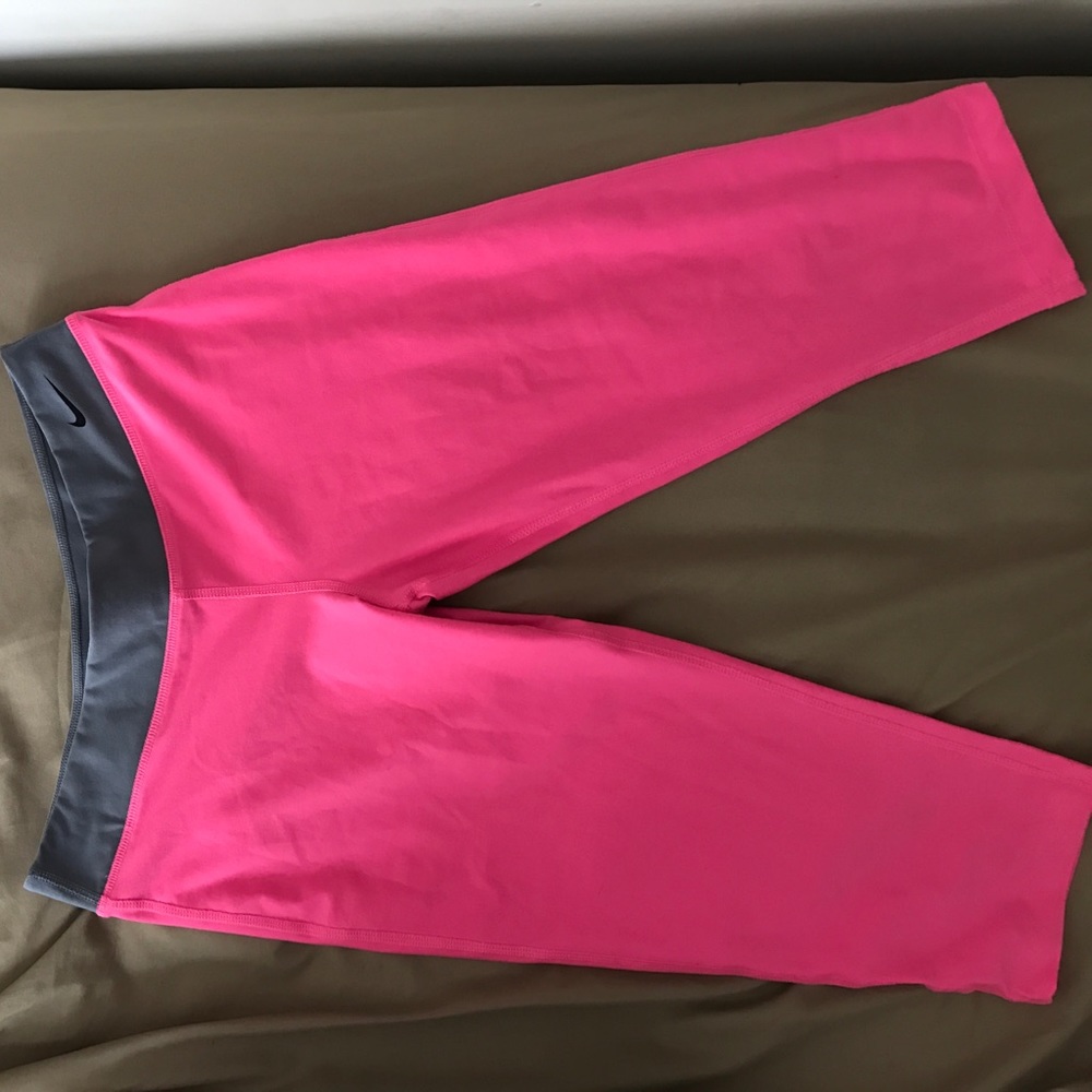 Nike cropped capris