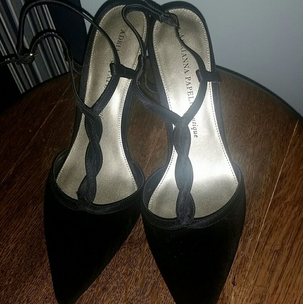 Adrianna Papell boutique shoes - black velvet pump