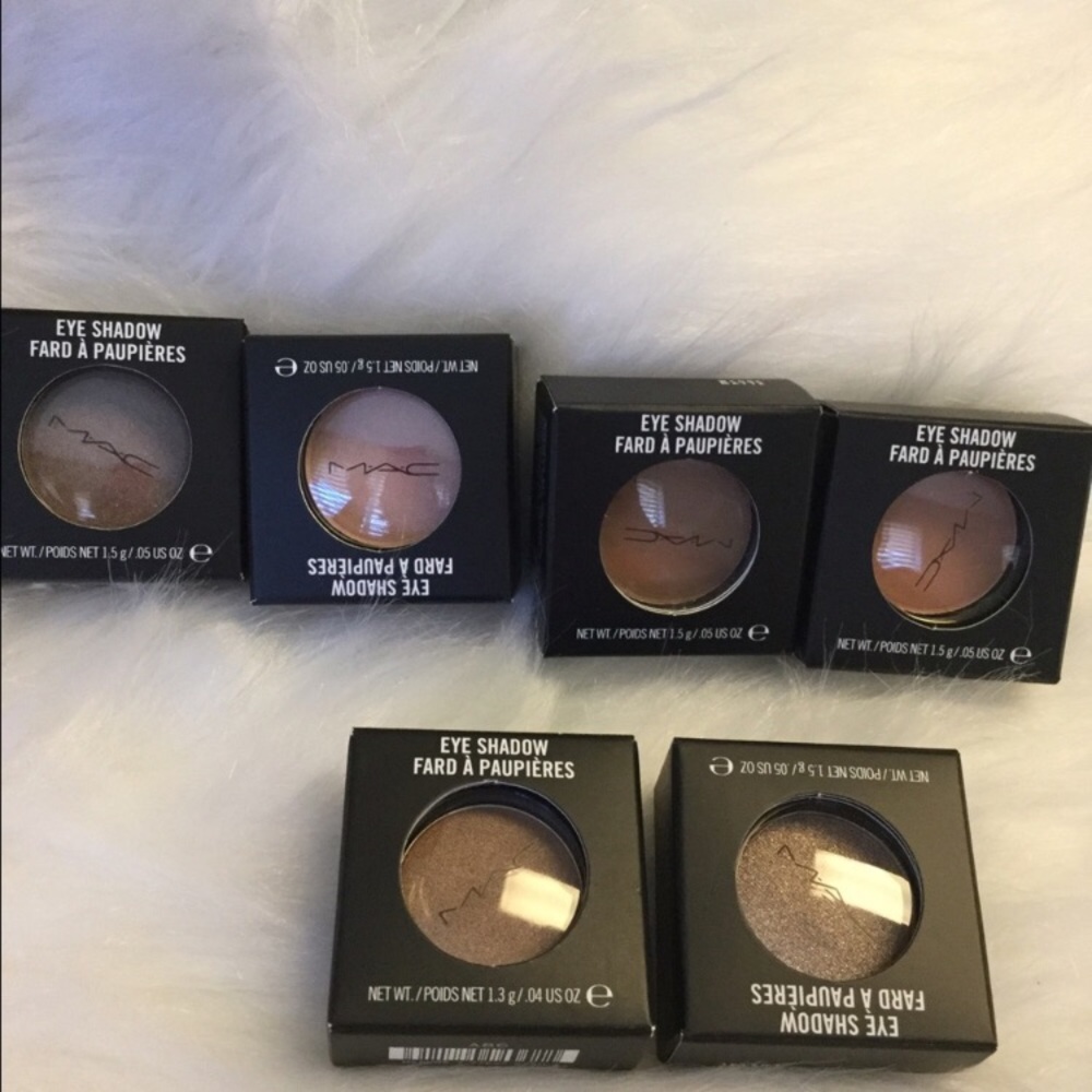 Authentic eyes shadow