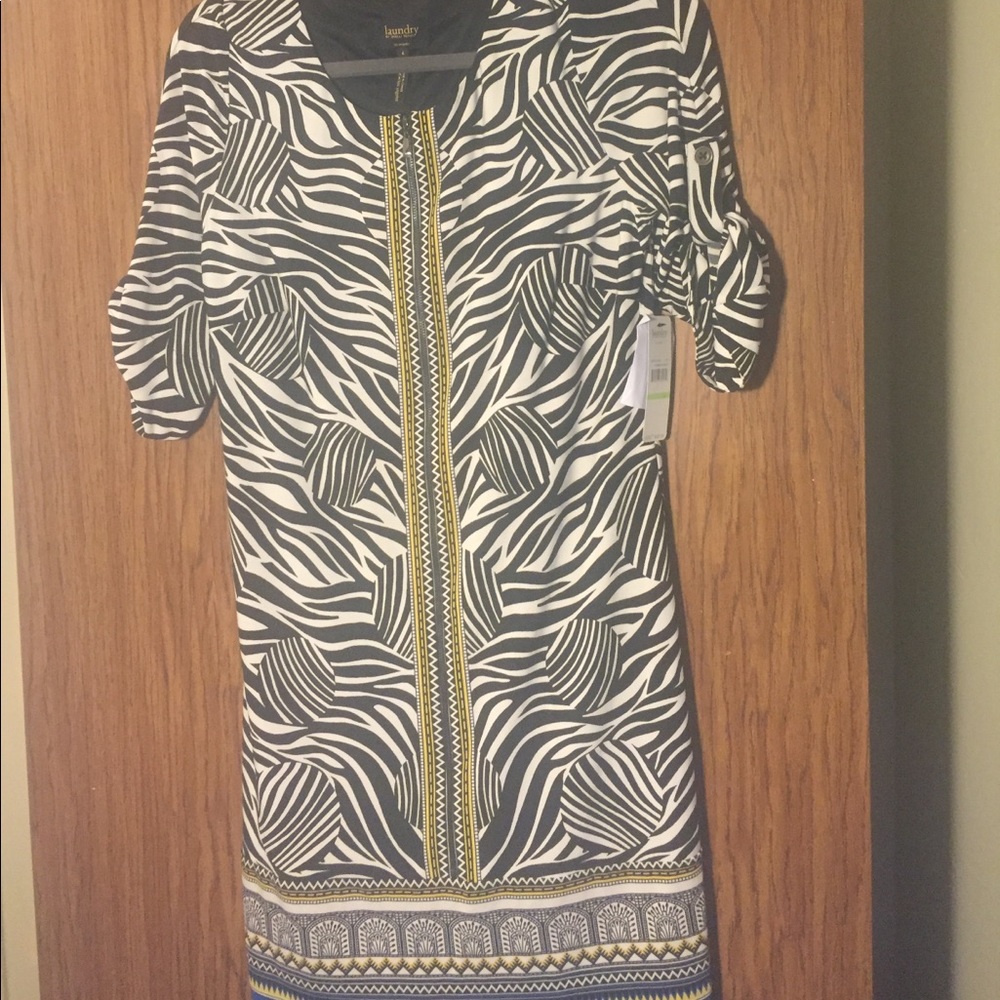 Dress - Picture 2 of 3