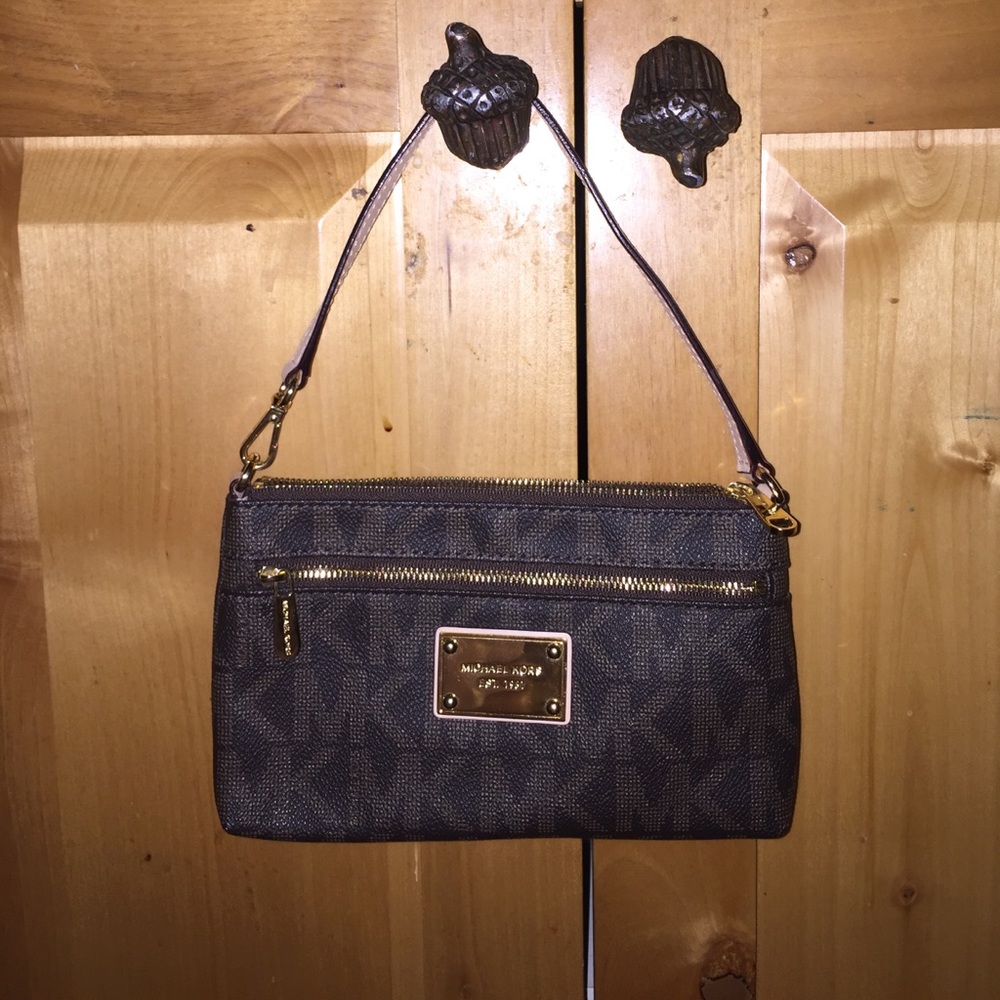 Micheal Kors purse