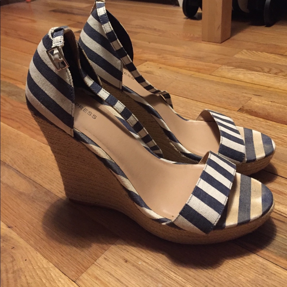 Express striped wedges
