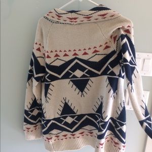 PATTERNED CARDIGAN