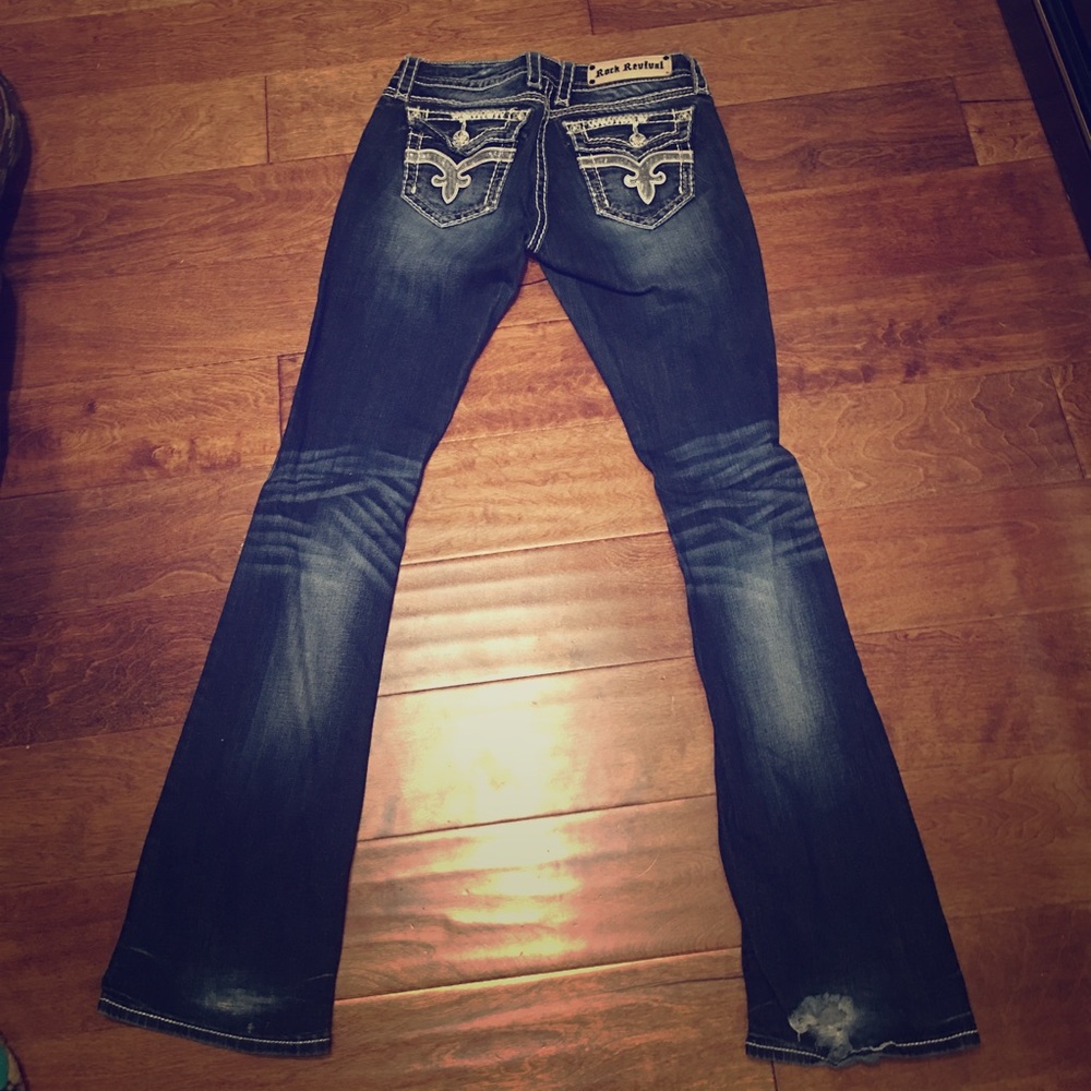 Rock Revival Flared Leg BootCut Jeans! 👢