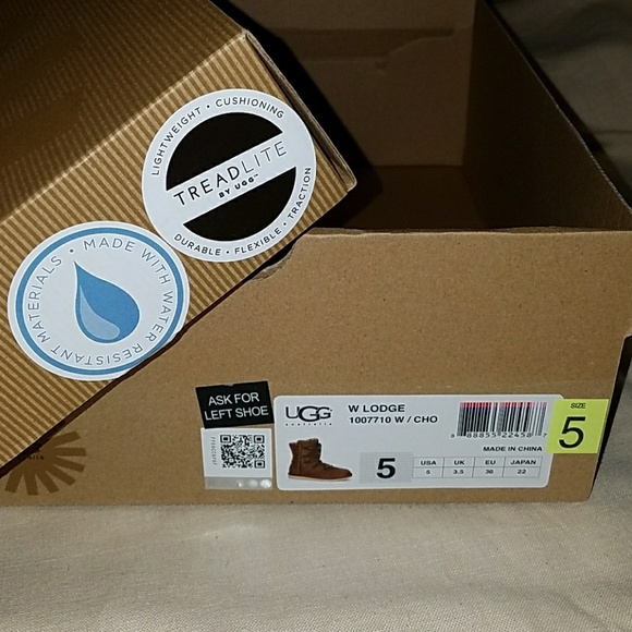 {UGG} Lodge fuzzy laced ankle boots - Picture 8 of 8