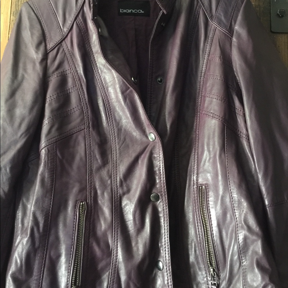 leather jacket - Picture 2 of 3