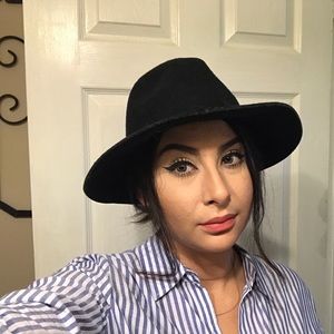 Merona black felt hat