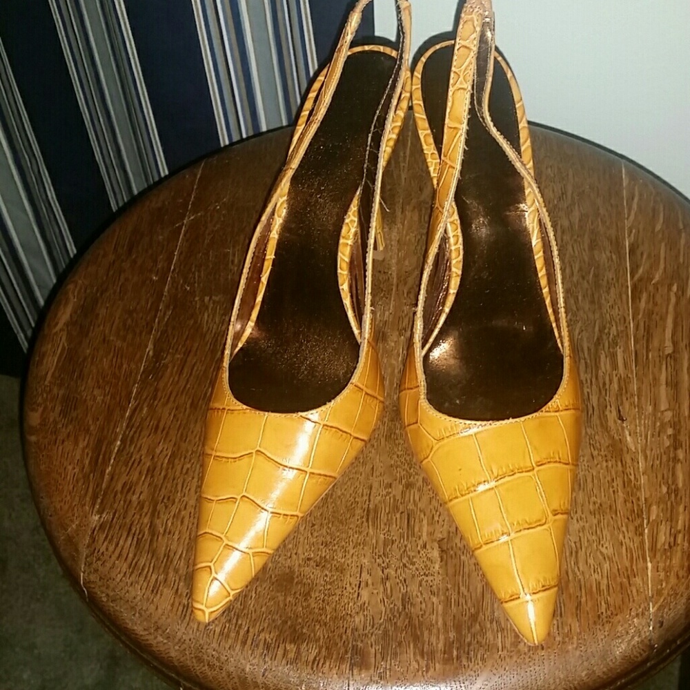 Charles by Charles David pumps