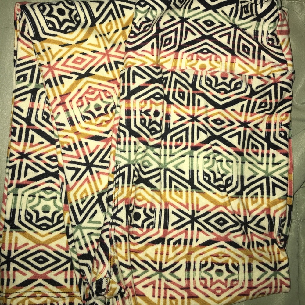 Lularoe one size Geometric Aztec leggings NEW