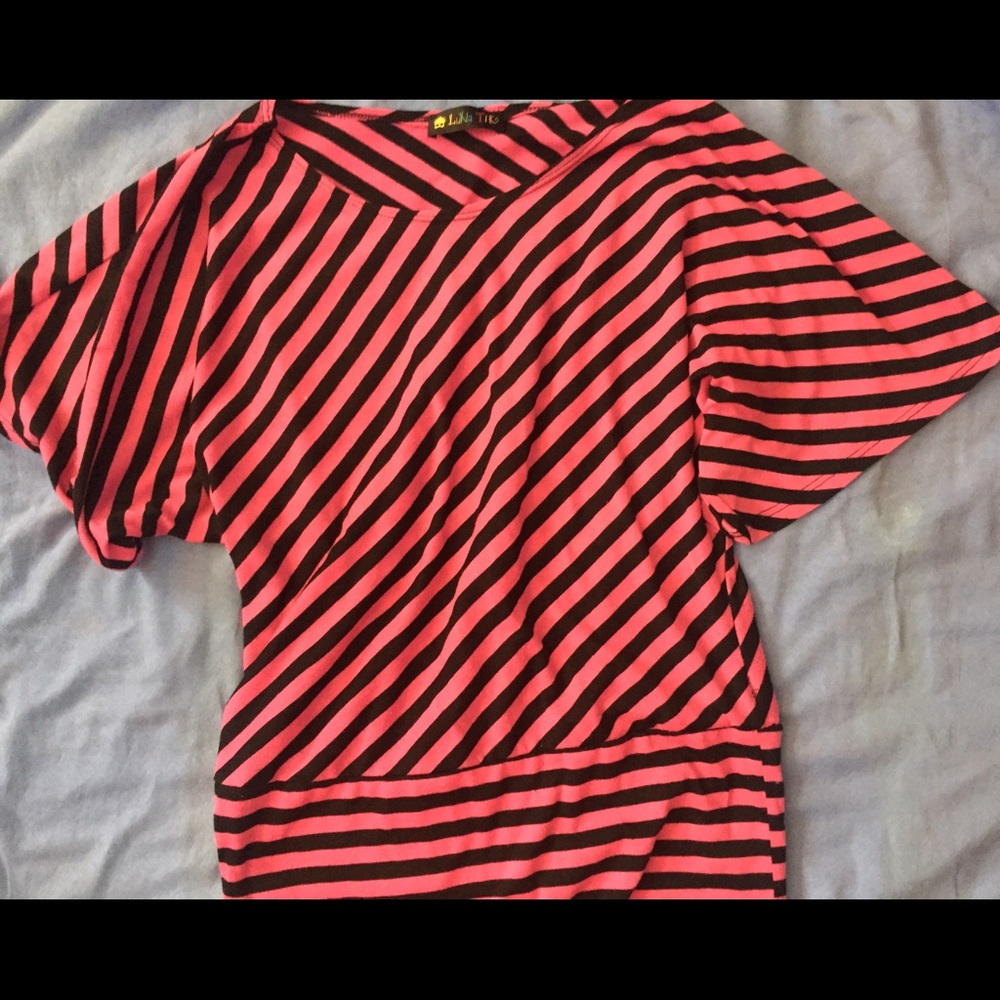 Lot of 4 xl shirts. Flash sale!