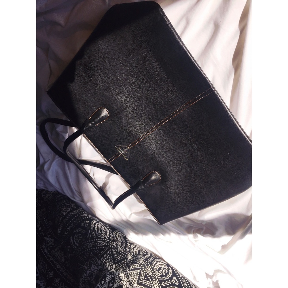 BLACK PRADA HAND BAG