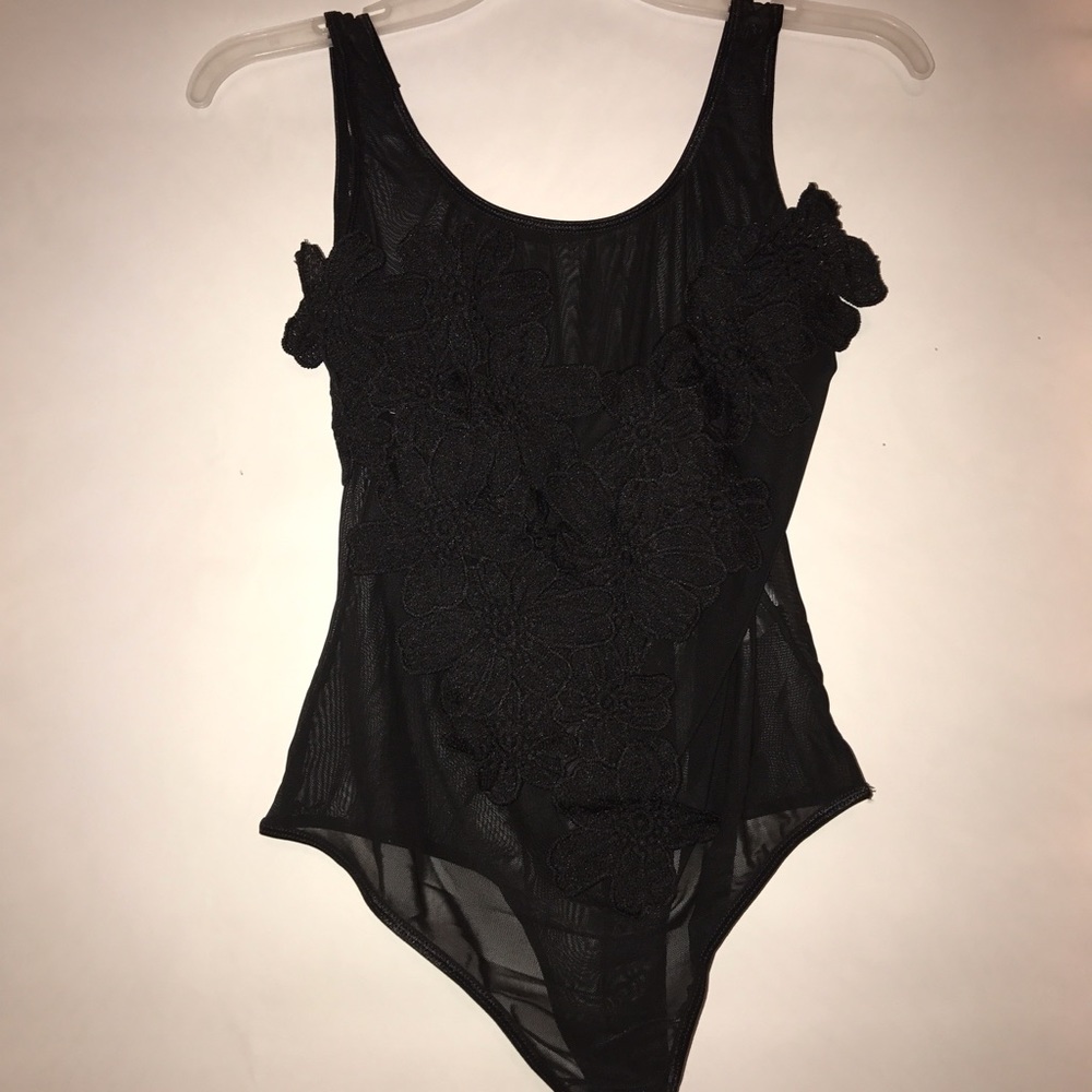 🖤Black sheer floral bodysuit - Picture 5 of 5