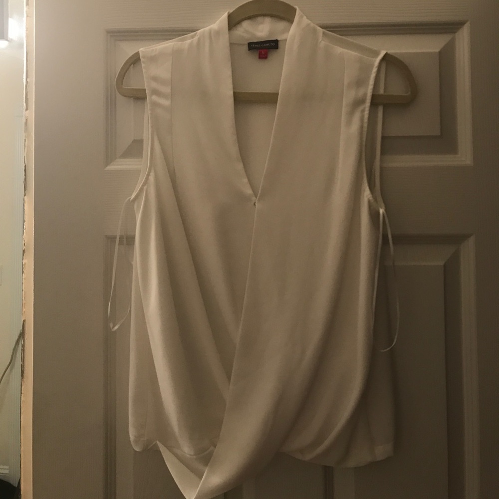 VinceCamuto size medium