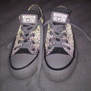 Converse black/white/gray (reflect with light)