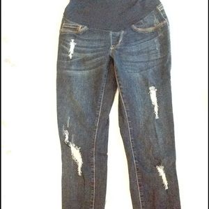 Small distressed skinny maternity jeans