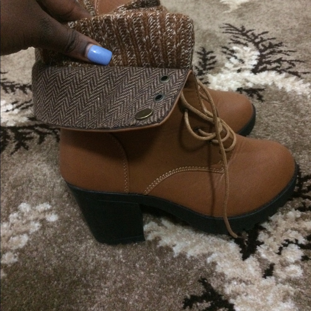 Nice bootie heels 👠