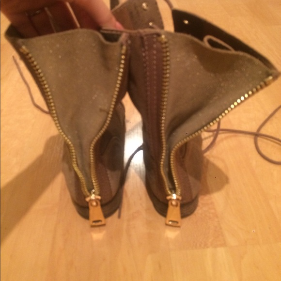 Boots - Picture 2 of 3