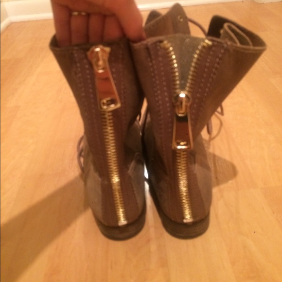 Boots - Picture 3 of 3