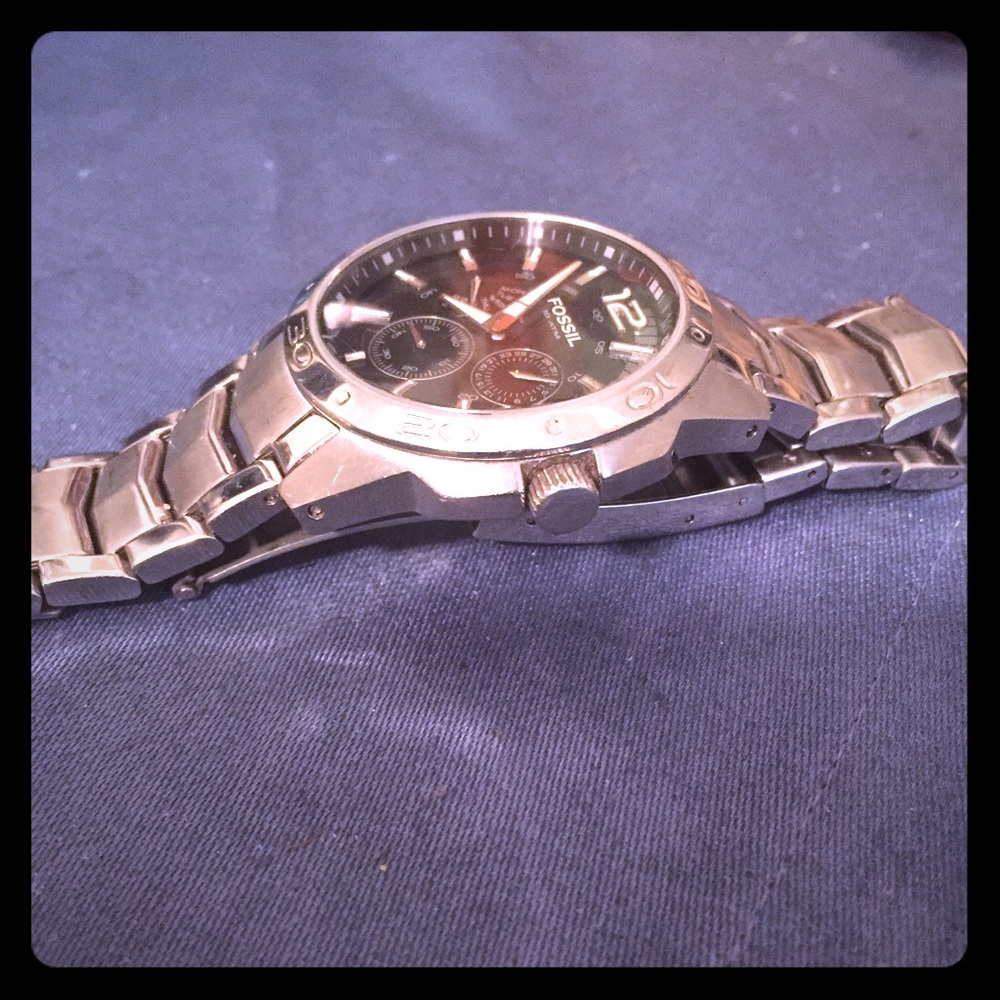 Fossil Watch - Picture 3 of 3