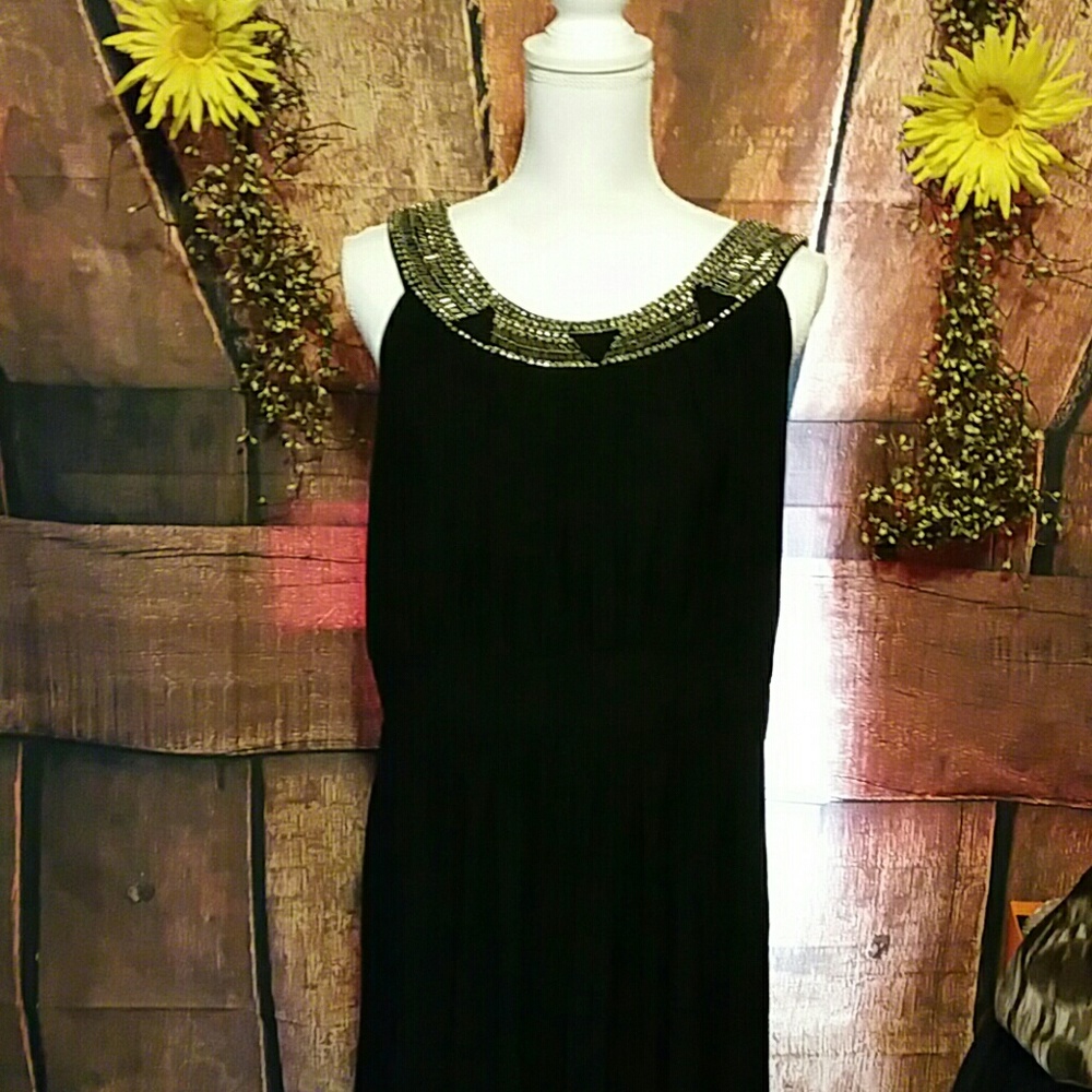 NWOT HANNI PLUS SZ 2X MAXI BLK DRESS W/JEWEL NECKL