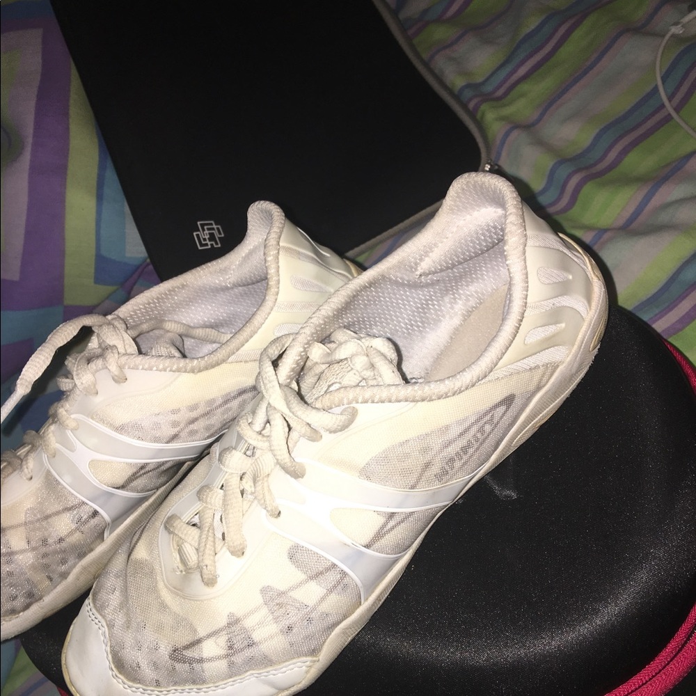 NFinity Vengeance cheer sneaker