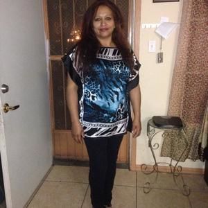 Meet your Posher, Gloria