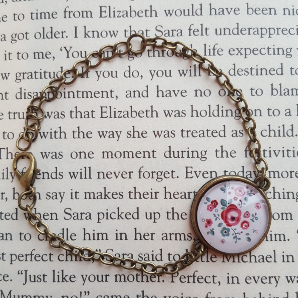 Floral antique-style bracelet