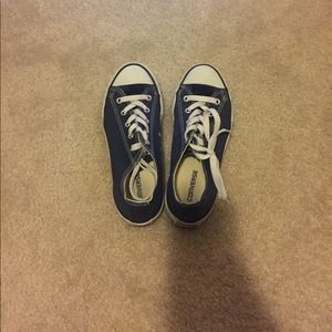 Navy blue converse