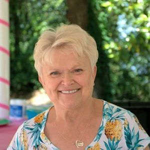 Meet your Posher, Laura