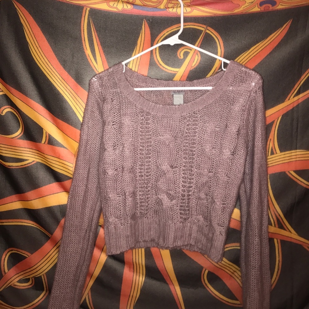 light sweater/pull over