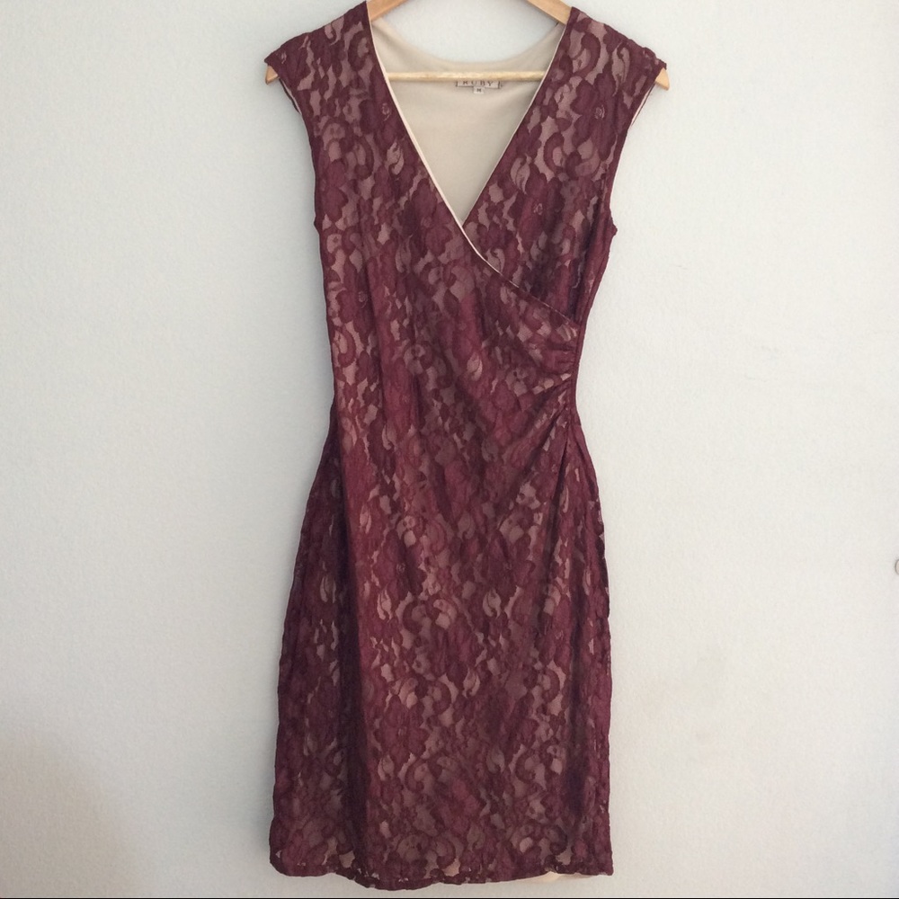 DONATING 9/4 Lace burgundy fitted lined dress - Picture 1 of 6