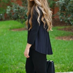 Lululemon black pleat long sleeve 4
