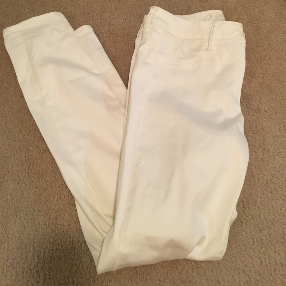 NWT American Eagle White Jeggings