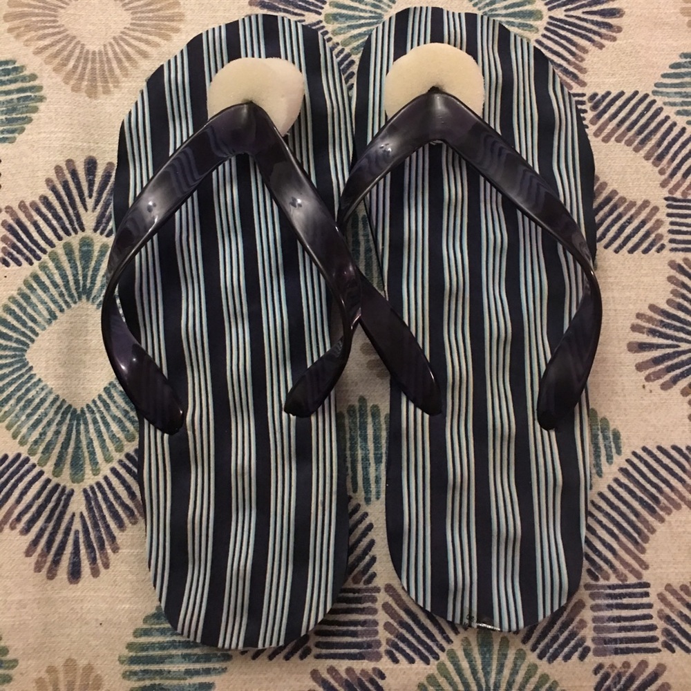 Cushion Walk Flip Flop NWT SIZE M(7-8)