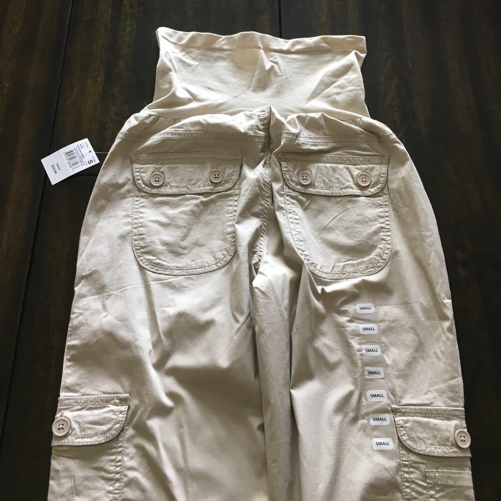 Motherhood Maternity Capris - Picture 2 of 5