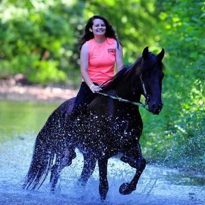 Meet your Posher, Raegan