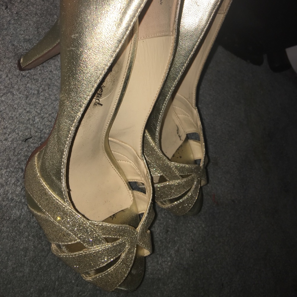 Prom shoe , outing shoe