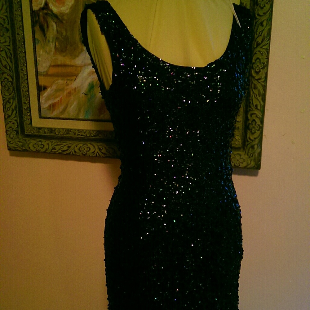 💟NWOT. Love Culture sequin dress