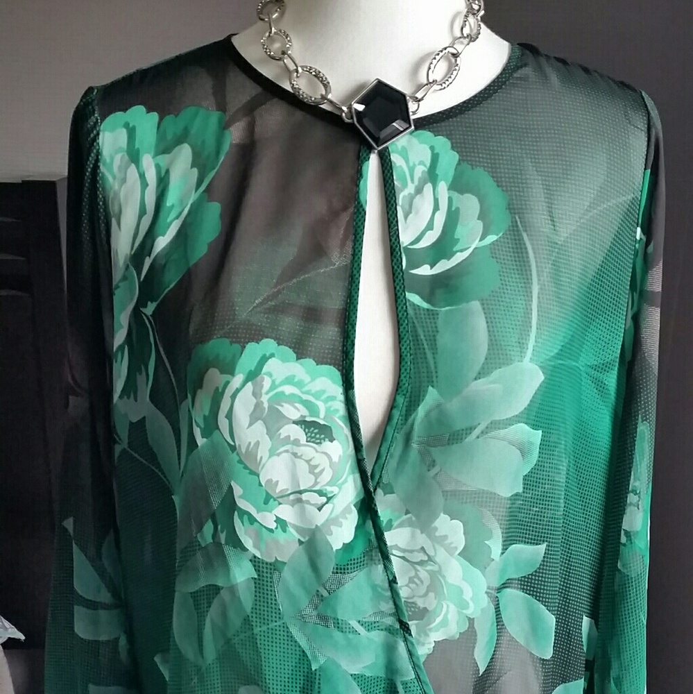 Jennifer Lopez blouse