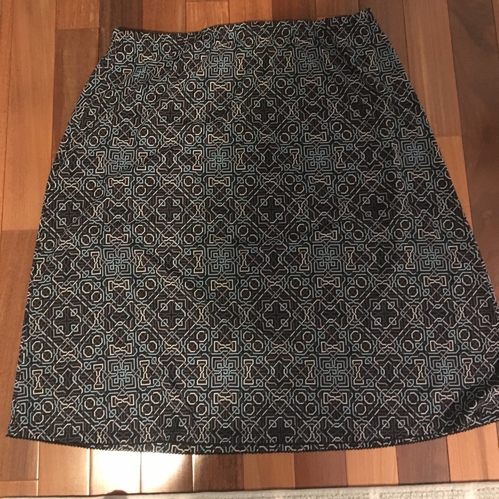 Anne klein skirt-matches with black shirt that is also have four sale in closet