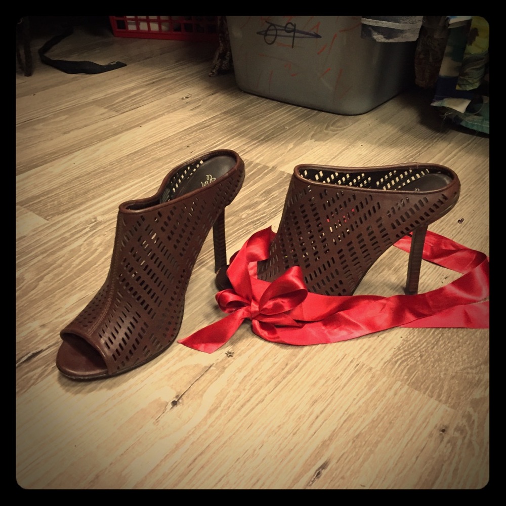 Elizabeth and James Size 6