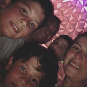 Meet your Posher, Mona