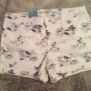 OLD NAVY WHITE BEACH PRINT SHORT