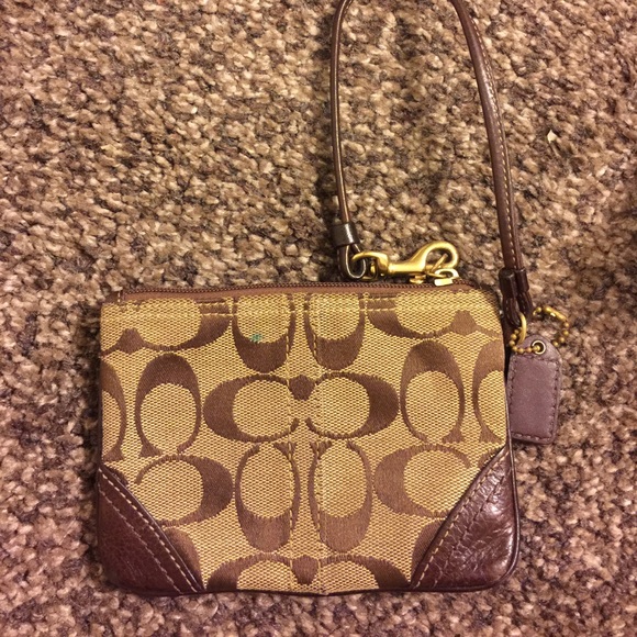 Coach wristlet - Picture 2 of 2