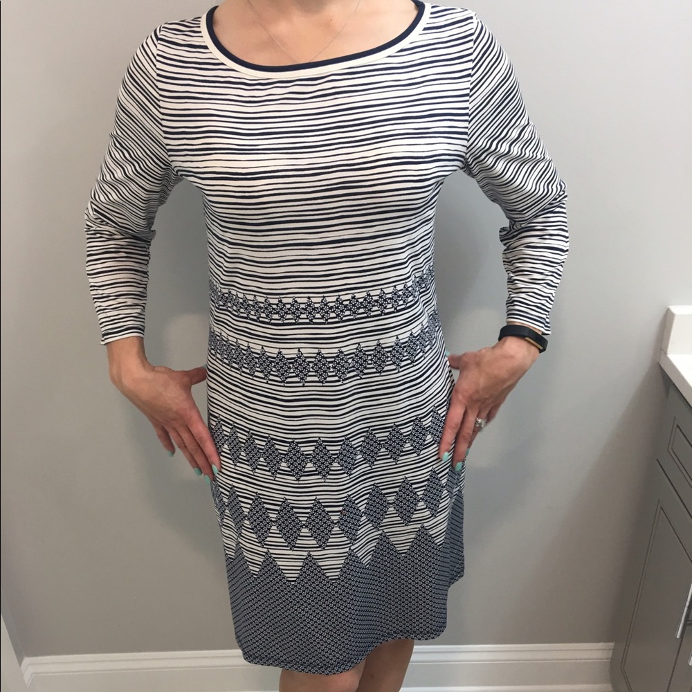 Stretchy, forgiving shift dress. Very versatile.