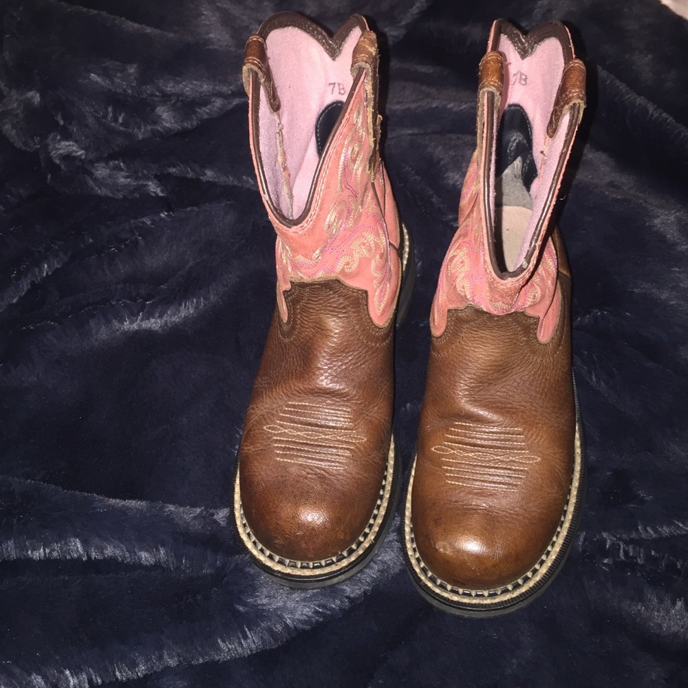Ladies ariat cowgirl boots